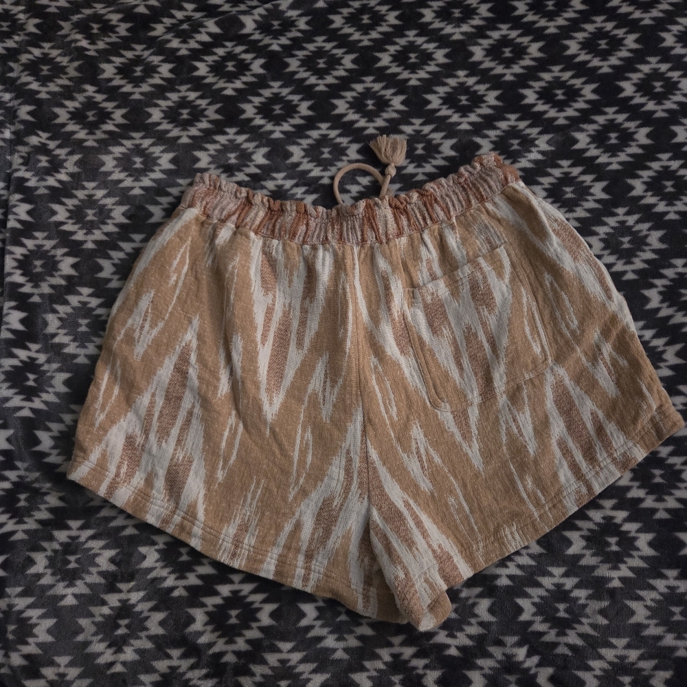 aerie High Waist Ikat-Print Shorts in Beige & White Cotton Vacay Boho Beach Lg. - Picture 7 of 9